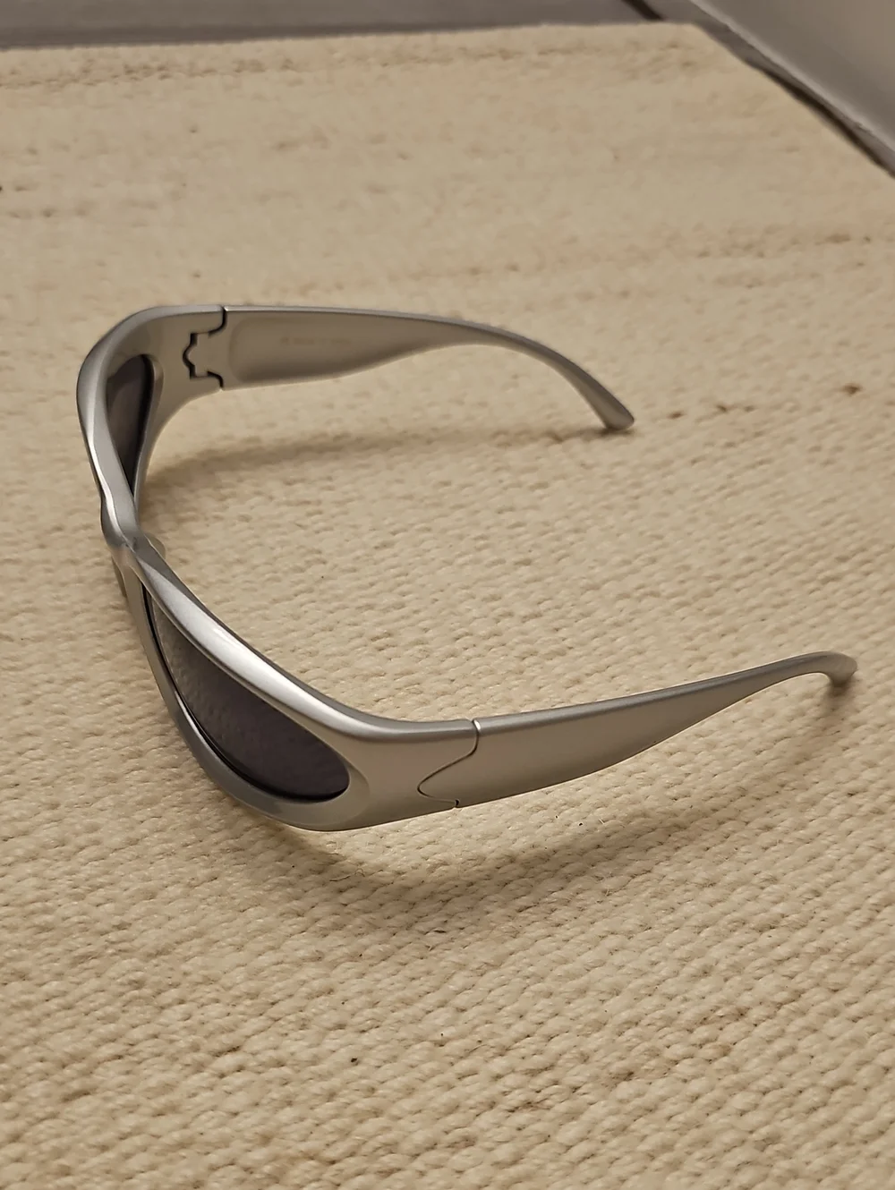 [NEW] AE x KIMORN Sporty Silver Frame Sunglasses with Dark Lenses Brand New NIB